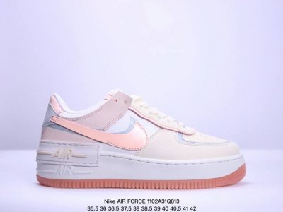 公司级耐克Nike AIR FORCE 1 MID 07 空军一号中帮百搭休闲运动板鞋。柔软、弹性十足的缓震性能和出色的中底设计，横跨复古与现代的外型结合，造就