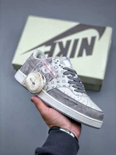 Nike Court Vision Low 联名款 百搭单品受1980年代中期趋势的启发，Nikecourt Vision Low是一款融合了复古篮球风格的混合