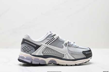 公司级耐克Nike Zoom Vomero 5 马拉松复古跑五代休闲运动慢跑鞋 采用环保纤维革饰片组合网眼布鞋面材质 升级正确后跟Tpu加固 耐弯折热塑框架支撑 - 点击图像关闭