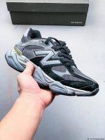 集图 New Balance 又带来了新鞋型 9060 ，并且是与芝加哥街头品牌 Joe Freshgoods 的联名款。鞋身主体采用了类似 990 系列的设计