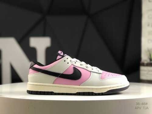 Sb Dunk Low Pro 扣篮系列复古低帮休闲运动滑板板鞋。采用脚感柔软舒适Zoomair气垫，有效吸收滑板等极限运动在落地时带来的冲击力，为街头运动者们