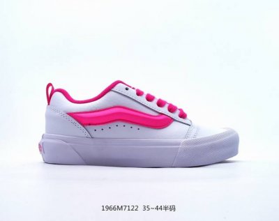 vans Classics Knu Skool 范斯官方新款 刺绣小花厚鞋舌面包鞋 vans联名超火的土豆鞋，复古经典，鞋头放大、包边上移加厚、鞋舌加厚。Van