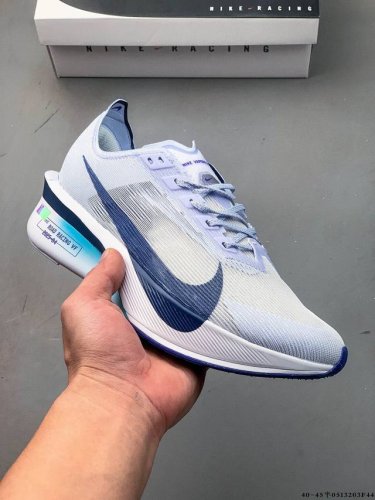 公司级！Nike耐克Vaporfly 4 新款男子公路竞速专业跑步鞋 Nike Vaporfly 4 作为该系列最轻男女公路竞速跑步鞋，简约利落，助力你轻松征服
