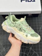 公司级fila斐乐 Fluid 5 猫爪5.0 简约舒适 防滑耐磨低帮老爹鞋 传承了 Fila 的百年基因，融入年轻运动及潮流文化，成为引领变革、创新突破的一代
