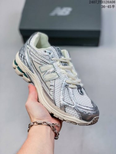 New Balance 1906系列复古老爹风休闲运动慢跑鞋 M1906Rjv #采用轻质牛剖革拼接透气网眼衬垫织物鞋面材质 T-Beam大底提供足步弓支撑，保