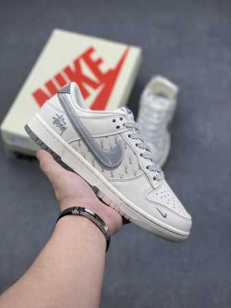 海外爆款限量发售！公司级 Nike Sb Dunk Low“ 斯图西联名 白灰双勾” 周年高端定制 低帮休闲板鞋 定制鞋盒 大厂纯原品质出货 超高清洁度 皮料切 - 点击图像关闭