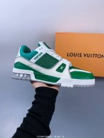 路易威登 Louis Vuitton Lv路易威登板鞋 时尚运动鞋 潮厚底增高鞋 。舒适防滑底和百搭性霸屏整个时尚娱乐圈，细节调整完美主义！鞋面采用柔软皮革鞋面