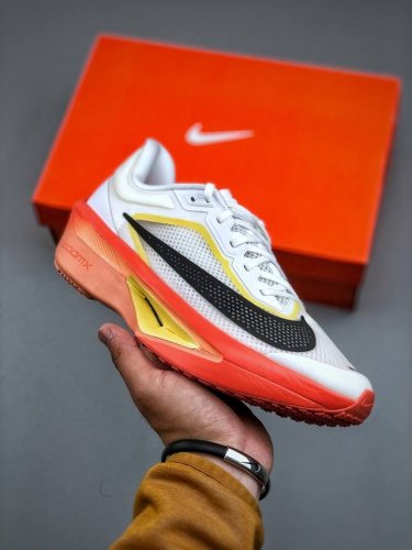 j版 Nike Zoom Fly 6 耐克超弹轻盈跑步鞋 Ib6657 108 #鞋款搭载 Flyknit 材料 打造出众弹性 易于穿脱。采用React技术 轻