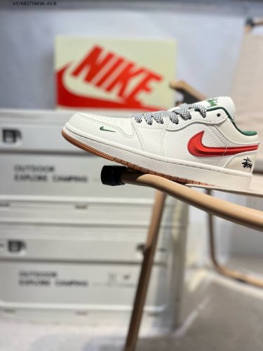 公司级头层皮斯图西 X乔丹Air Jordan 1 Low Aj1低帮系列篮球鞋 官方同步配色 原装级产物 #拒绝公底 立体鞋型 细节完美 高清洁度Xs6086