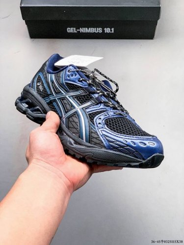 210 千禧风再度拿捏！Asics 亚瑟士 Gel-Nimbus 10.1 以复古科技加之先锋设计完整诠释千禧美学，重新定义高级穿搭。不论是千禧辣妹还是高级时装