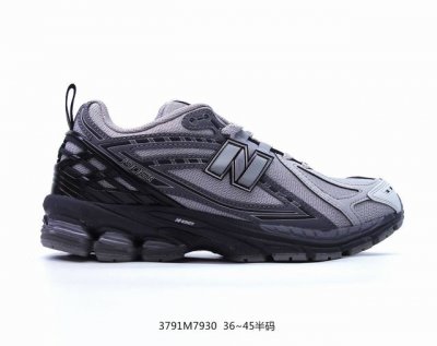 new Balance 6系列复古老爹风休闲运动慢跑鞋 M 6Rha 采用轻质牛剖革拼接透气网眼衬垫织物鞋面材质 T-Beam大底提供足步弓支撑，保持步态稳定