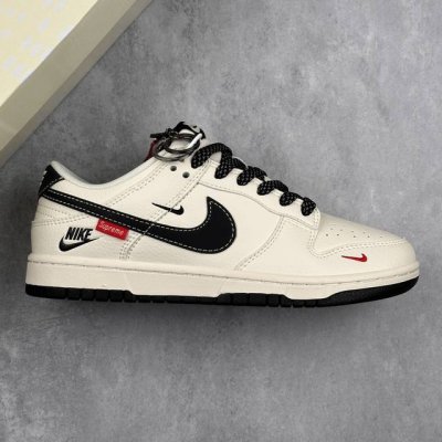 本地360 核心私 Nk Sb Dunk Low Supreme联名 米黑耐克小勾 周年高端定制 低帮休闲板鞋 #定制鞋盒 大厂纯原品质出货 超高清洁度 皮料切