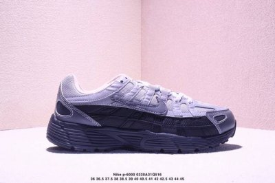 公司级带半码！ 耐克Nike P-6000 跑鞋内外侧都用了刺绣钩子，采用透气材料，搭配匠心覆面，再现千禧年代的跑鞋风格，塑就大气外观。鞋款秉承 Nike Pe