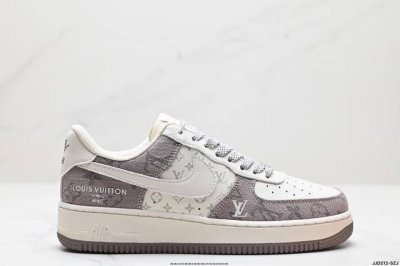 公司级nike Air Force 7 Lv8 原楦头原纸板 打造纯正低帮空军版型 专注外贸渠道 全掌内置蜂窝气垫 原盒配件 原厂中底钢印、拉帮完美 官方货号: