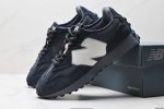 公司级New Balance Ms327 复古休闲运动慢跑鞋 以更纯粹的复古风格设计打造的全新造型 侧身还以解构设计 将 N 字标志以做旧压花样式呈现 官方货号