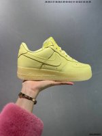 160 nike Air Force 1 Low 空军一号低帮百搭休闲运动板鞋。柔软、弹性十足的缓震性能和出色的中底设计，横跨复古与现代的外型结合，造就出风靡全