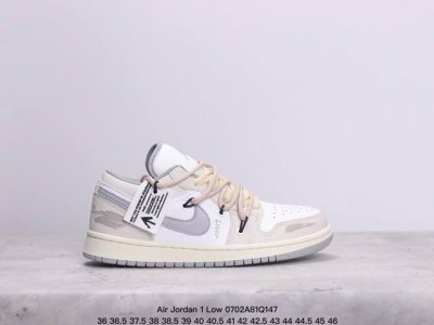 头层皮 耐克 乔丹邦带系列air Jordan 1 Low Aj1 乔1 乔丹1代aj1 低帮复古文化休闲运动篮球鞋。该鞋款从 1985 年元年款汲取设计灵感，