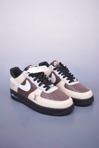 Nike Air Force 1 Low Lv联名 原楦头原纸板 打造纯正空军版型 专注外贸渠道 全掌内置蜂窝气垫 原盒配件 原厂中底钢印、拉帮完美 官方货号：