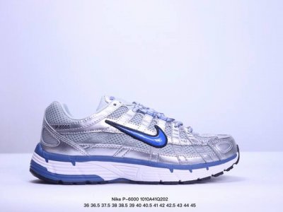新品实拍 公司级真标半码耐克 Nike P-6000 复古技科个性运动老爹鞋。该鞋款鞋采面用纵横交错的覆面，重现 2000 年代鞋跑风格，同时搭配震缓鞋垫，带来