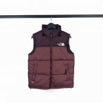 渠道优势，支持代发！ 外贸保真版：北面 酒红色 The North Face 北面 经典款羽绒马甲 面料：国内独家日本原厂面料具有防水 防钻绒 防脱色特性，24