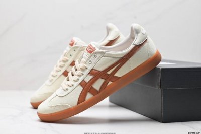 真标亚瑟士 Onitsuka Tiger Tokuten 复古低帮休闲跑鞋 实拍首发 Tokuten的灵感来源于80年代的室内用鞋 T-Toe前足补强设计 室内