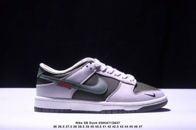 220 耐克Nike Sb Dunk Low Sb 蛇年扣篮系列复古低帮休闲运动滑板板鞋。采用脚感柔软舒适Zoomair气垫，有效吸 收滑板等极限运动在落地时带