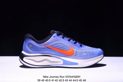 Nike Journey Run 男女子款轻便款透气网布缓震运动跑步鞋 Fn0228-400 这款耐克公路跑鞋适合日常公园散步、公路跑步，外观看起来比较宽大厚实