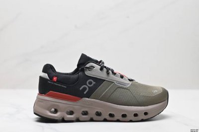 公司级on Cloudrunner 2昂跑 户外街头机能风新兴品牌轻便中帮跑步鞋 首发实拍鞋款以网球为灵感的运动休闲鞋，大胆的复古外观与革新科技融合，助力运动生