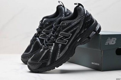 公司级New Balance M1906系列复古单品宝藏老爹鞋款 公司级版本复古元素叠加 质感超级棒 楦版型材料细节做工精细 作为Nb最经典的档案鞋型之一 与2