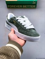 集图 140 彪马Puma Suede Xl 全新休闲板鞋！鞋身通体采用细腻的麂皮材质，厚实柔软，质感出众；鞋侧保留Puma标志性跑道图案，侧面与后跟点缀金属色