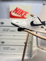 230 nike Sb Dunk Low“斯图西联名” 周年高端定制 低帮休闲板鞋 定制鞋盒 超高清洁度 皮料切割干净无任何毛边 细节完美Xy1688 Qd76