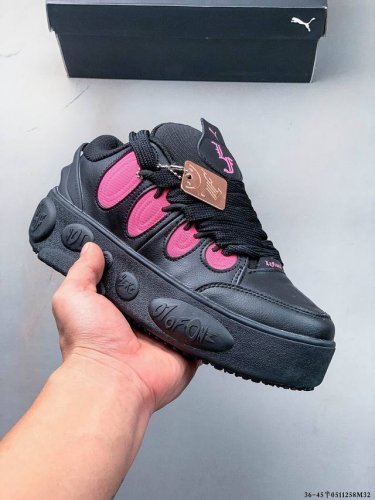 puma Lafrance Gifted 拉梅洛鲍尔 低帮运动休闲鞋 受上世纪90年代和21世纪初滑板鞋粗大轮廓的启发，全新Lafrancé鞋款以高耸宽大的鞋身