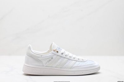 公司级Adidas Handball Spezial 官方正确版本 阿迪达斯经典款 复古休闲板鞋 全鞋采用反毛皮制作 牛筋耐磨大底 承载青春情怀的板鞋 经典三条