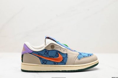 公司级Air Jordan 1 Low Slip Shadow 全新配色 刺绣勾 解构风 乔丹篮球鞋系列 这款特别版采用无鞋带设计 容易穿脱 更有独特刺绣Swo