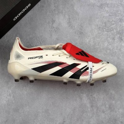 本地 核心私 公司级阿迪达斯 Adidas 男子人造草地足球鞋 训练鞋 长钉鞋底慢跑鞋 后跟搭载 Air Zoom 缓震配置 为你提供强劲支撑力 助力突破后卫线