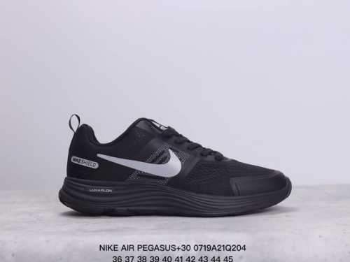 耐克nike Air Pegasus+30登月系列缓震跑步鞋运动休闲鞋 采用了小气垫 Air-Zoom 的设计，升级中底为cushlon St，材质上更显得轻盈