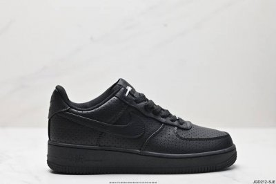 公司级nike Air Force 1‘07 原楦头原纸板 打造纯正低帮空军版型 专注外贸渠道 全掌内置蜂窝气垫 原盒配件 原厂中底钢印、拉帮完美 官方货号:D