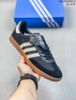 Adadis Original Sambao Classic 复古单品 复古桑巴板鞋 这款桑巴鞋展示了高质量的工艺 带有装饰的超锁缝制和无缝的手感 柔软、柔软的