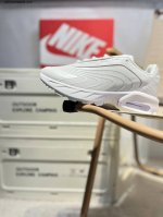 nike Air Max Fire 后掌气垫 缓震运动跑鞋 Dn8的核心亮点在于其八腔气垫结构 根据不同部位设定的气压值专为行走设计提供卓越的舒适感 鞋面的设计