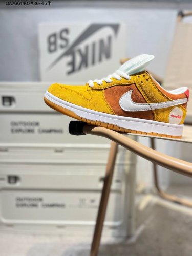 160 耐克Nike Dunk Low 板鞋Sb系列经典百搭休闲运动板鞋加厚鞋舌的填充，使舒适性大大提升，同时也更方便穿脱中底部分则加入了脚感柔软舒适Zooma