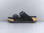 渠道优势，！ 外贸版 勃肯 Birkenstock 麂皮 柔软舒适厚底保暖百搭 一字拖鞋 女款 尺码 35 36 37 38 39 40 反毛皮牛皮绒面，羊毛内