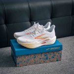250 核心私 brooks布鲁克斯Hyperion Max 烈风2 减震竞速马拉松专业跑鞋 货号：120423 1B 173 尺码：40 40.5 41 42