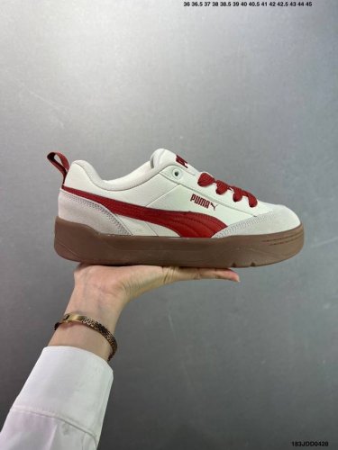 puma 彪马 男女运动板鞋，原楦原纸版开发版型，采用环保皮革组合鞋面材质，外置耐磨橡胶大底蕾哈娜同系面包鞋太好看了！彪马puma park Lifestyle