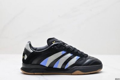 250 公司级阿迪达斯Adidas Predator Freestyle 复古单品 展示了高质量的工艺 带有装饰的超锁缝制和无缝的手感 柔软、柔软的皮革造型和标