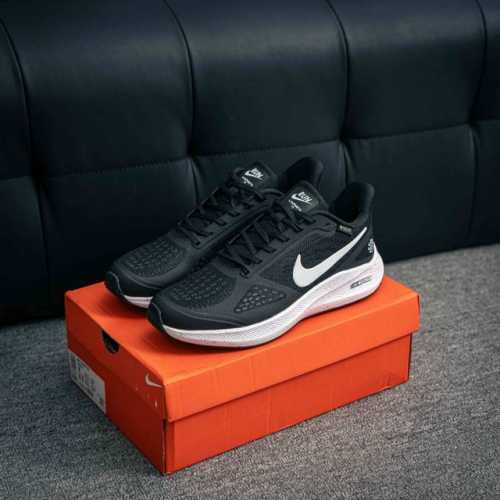 核心私 Nike Gore-Tex针织鞋面休闲运动慢跑鞋 ，柔软舒适低帮跑步鞋男女同款白色，功能性与时尚性兼具的鞋款流线型的鞋身上脚特显腿细 多重材质组合让此款