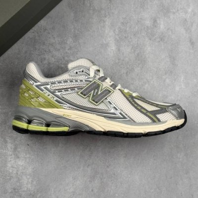 本地 核心私 新百伦 New Balance M1906系列 复古运动鞋单品宝藏老爹鞋 作为Nb最经典的档案鞋型之一，与2002一样，1906有着Nb最成熟的技
