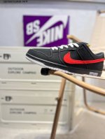 Nike Sb Dunk Low 大厂出品 极力推荐 新配色 原装头层材料 独家版型蒸餾加工 帶來的是更好的视觉和脚感体验 大厂纯原品质出货 清洁度 电绣工艺