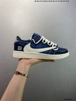 公司级Givenchy X Air Jordan 1 Low 深蓝抽绳 此款主张打破传统的工业化流水线设计限制 以Made By Ideas的超级创意为理念 集