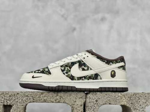 海外爆款限量发售！公司级 Nike Sb Dunk Low“Bape3411联名 迷彩白勾” 周年高端定制 低帮休闲板鞋 定制鞋盒 大厂纯原品质出货 超高清洁度