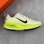 本地 核心私 公司级Nike Vomero 18 耐克 舒适减震防滑 低帮跑步鞋 全掌Reactx泡绵中底 前掌和后跟还配备了Air Zoom气垫单元 据说跑起